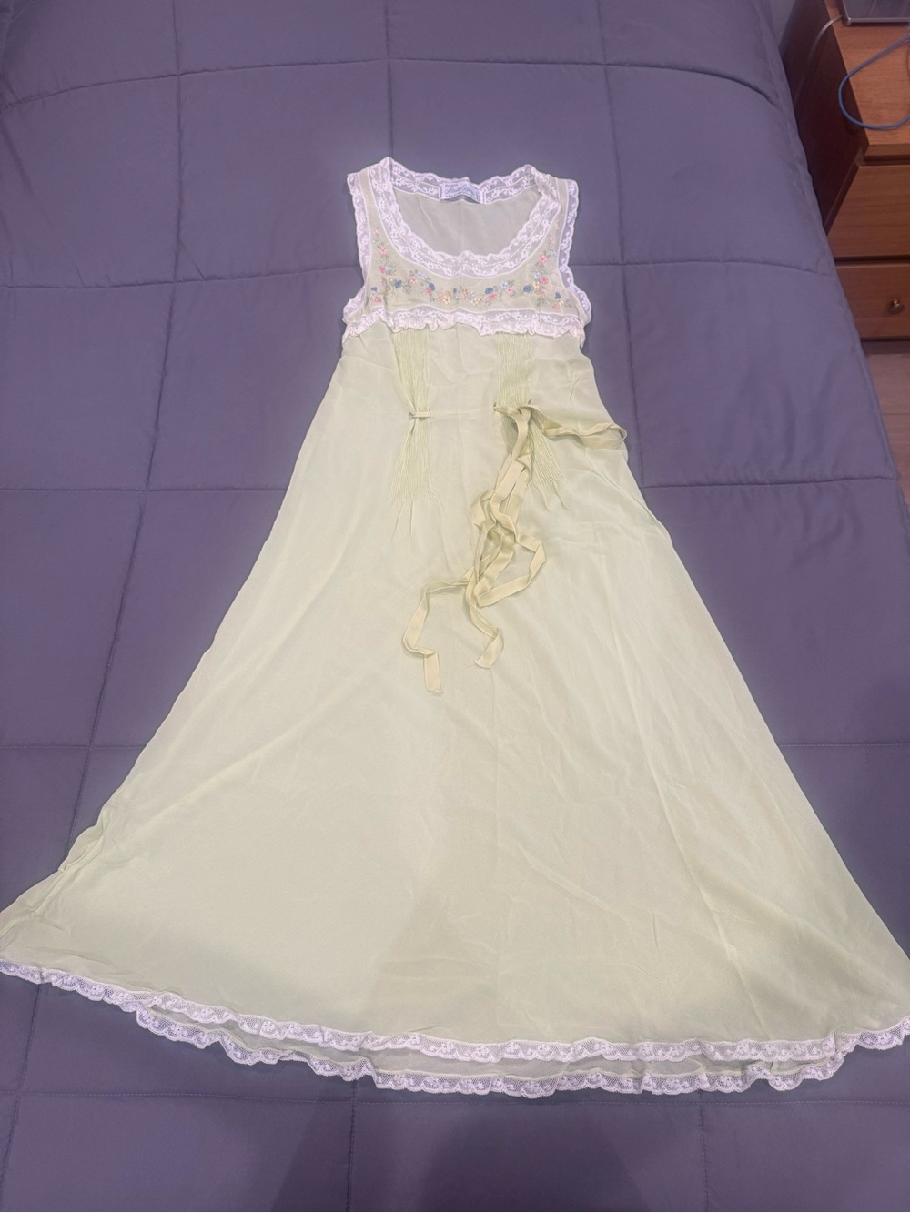 Vintage Anita Oggioni 
French Handmade %100 Silk
Nightgown & Robe Set
1990s
